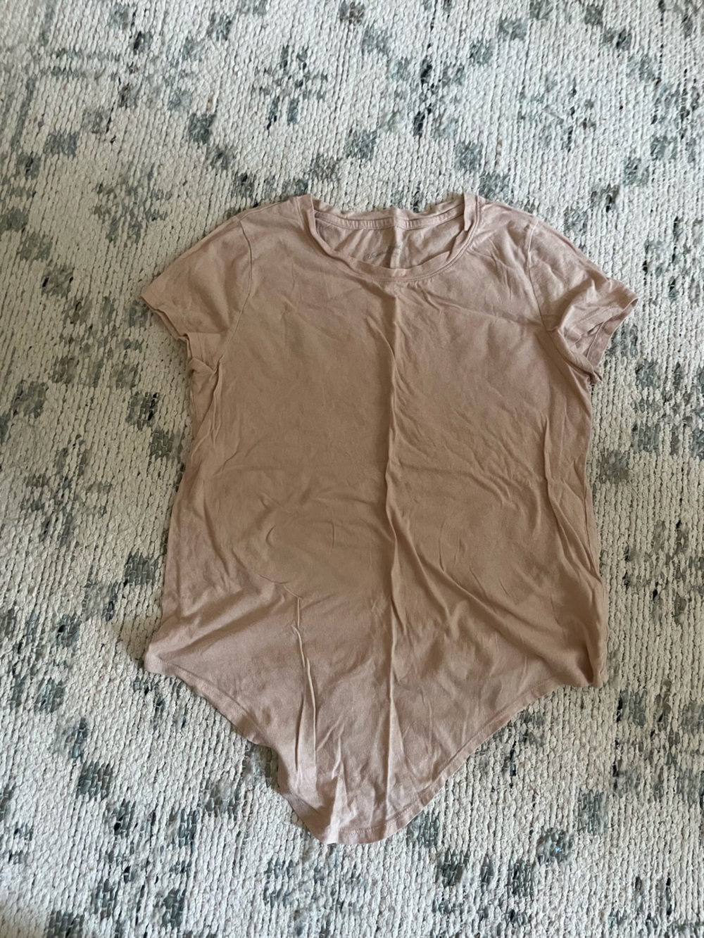 Universal Thread Dusty Rose Short Sleeve Point Hem Top